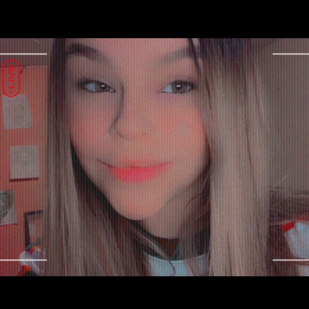 Meet your Posher, Selena